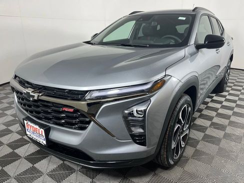 New 2026 Chevrolet Trax RS w/ Sunroof Package image 12