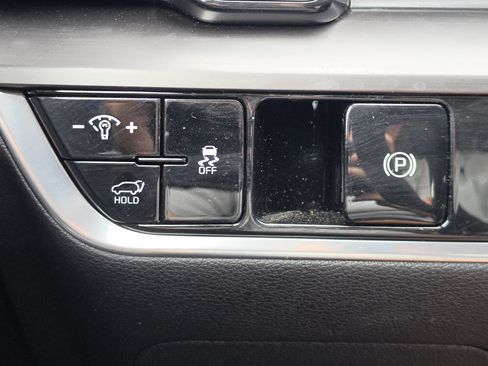 Used 2025 Kia Sportage EX w/ Premium Package FWD image 12
