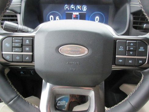 Used 2024 Ford Expedition Platinum image 31