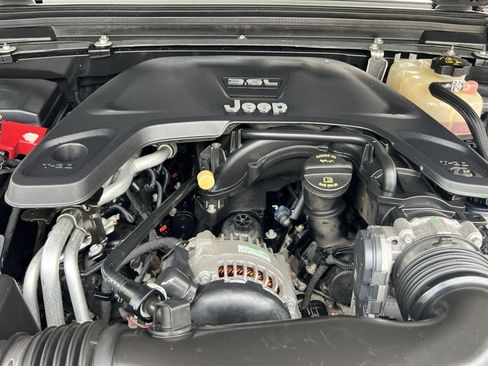 Used 2019 Jeep Wrangler Unlimited Sport S AWD/4WD image 28