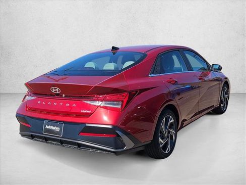 New 2025 Hyundai Elantra Limited image 2