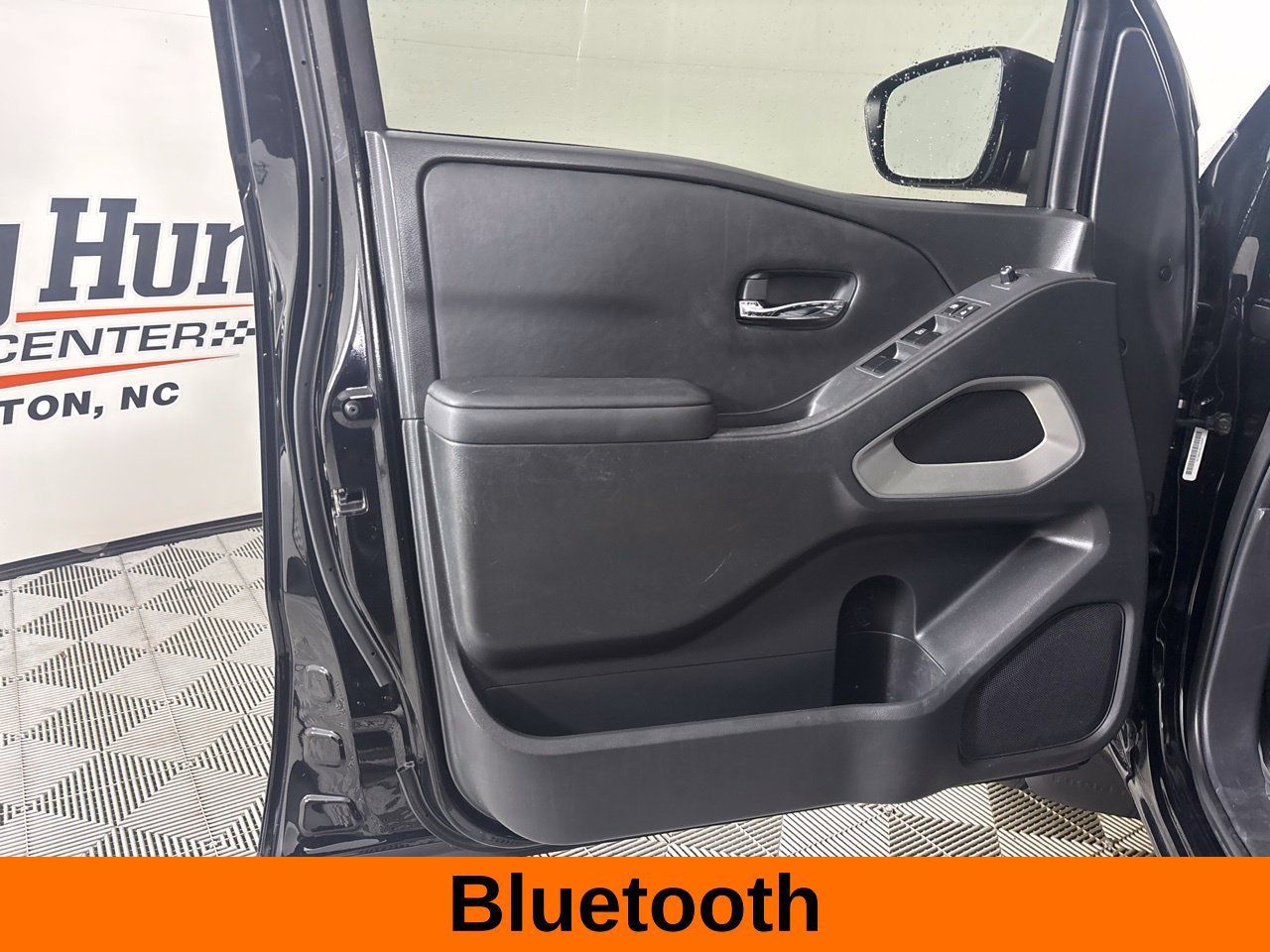 Used 2024 Nissan Frontier SV w/ Technology Package RWD image 10