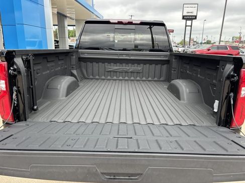 Used 2024 Chevrolet Silverado 2500 ZR2 w/ Technology Package AWD/4WD image 6