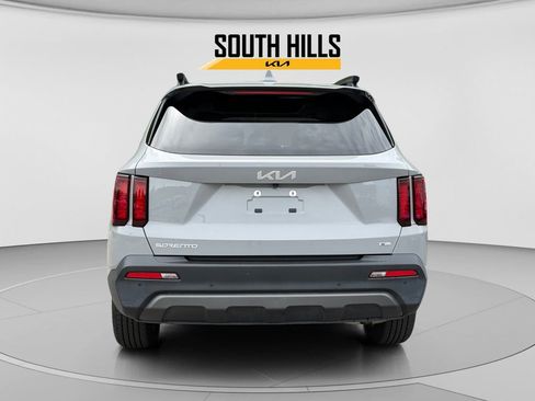 Certified 2023 Kia Sorento S w/ Panoramic Sunroof Package AWD/4WD image 4