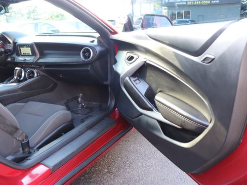 Used 2018 Chevrolet Camaro LT w/ RS Package image 15