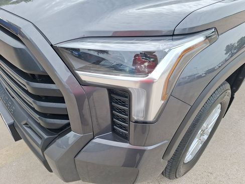 Used 2025 Toyota Tundra SR5 AWD/4WD image 10