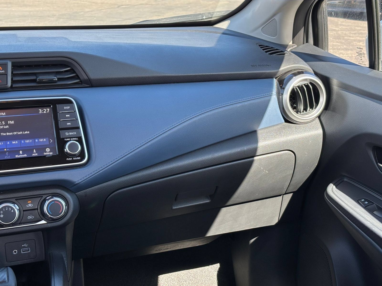 Used 2025 Nissan Versa SV FWD image 32