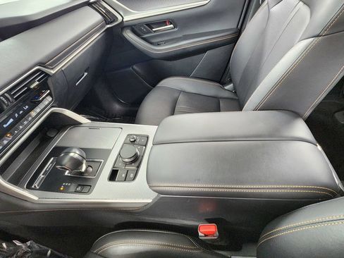 Used 2025 MAZDA CX-90 3.3 Turbo w/ Preferred Package AWD/4WD image 33