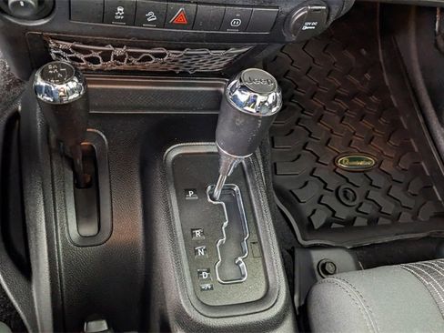 Used 2012 Jeep Wrangler Unlimited Sahara w/ Dual Top Group image 26