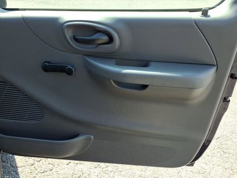 Used 2002 Ford F150 XL RWD image 15
