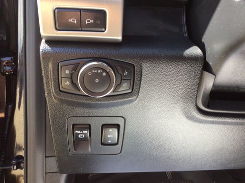 Used 2019 Ford F150 Platinum w/ Technology Package AWD/4WD image 15