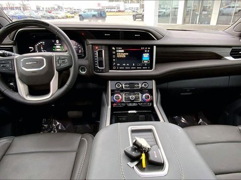 Used 2024 GMC Yukon Denali w/ Advanced Technology Package image 15