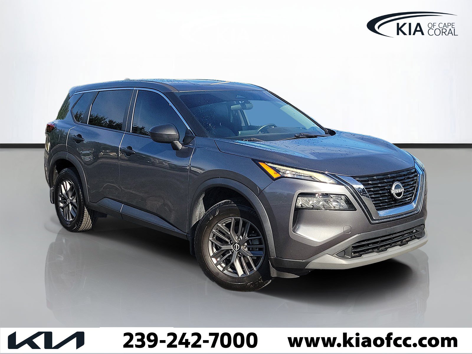 Used 2022 Nissan Rogue S FWD image 1