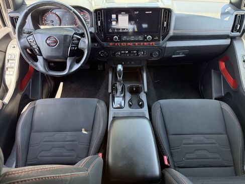Used 2025 Nissan Frontier PRO-4X AWD/4WD image 10