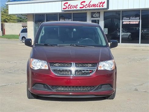 Used 2019 Dodge Grand Caravan SE w/ UConnect Hands-Free Group image 30