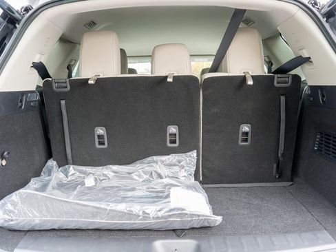 Certified 2025 Nissan Pathfinder SL image 10