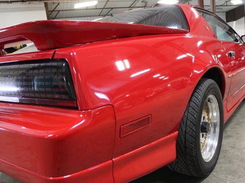 Used 1988 Pontiac Firebird Trans Am image 12