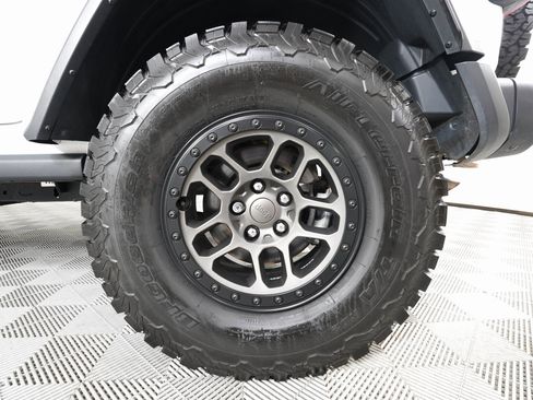 Used 2022 Jeep Wrangler Unlimited Rubicon w/ Xtreme Recon 35" Tire Package image 29