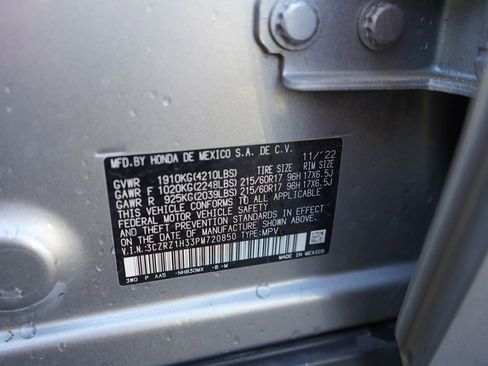 Used 2023 Honda HR-V LX image 9