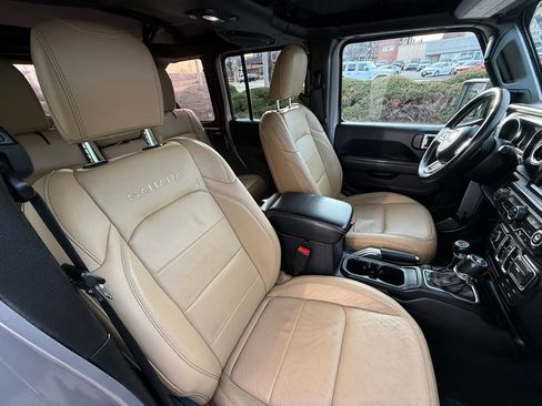 Used 2018 Jeep Wrangler Unlimited Sahara AWD/4WD image 40