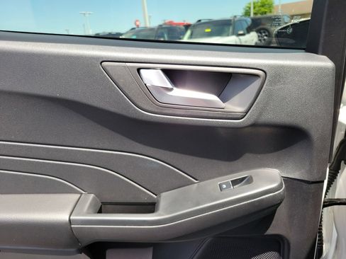 New 2026 Ford Escape SE FWD image 15