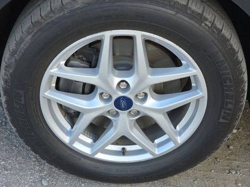 Used 2021 Ford Edge SEL w/ Convenience Package image 10