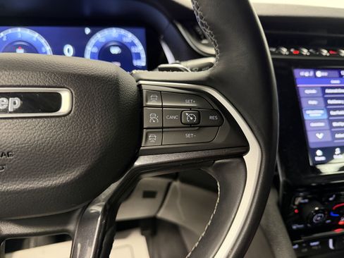 Used 2022 Jeep Grand Cherokee L Laredo w/ Luxury Tech Group I image 14