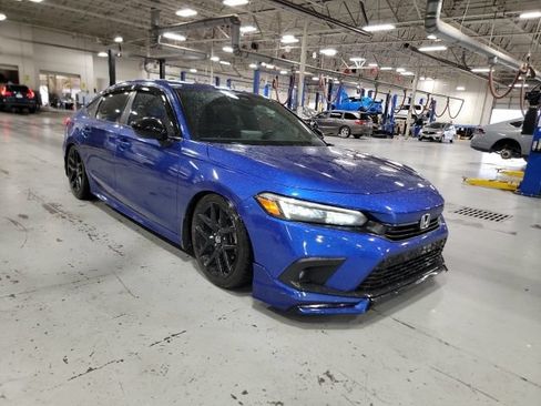 Used 2024 Honda Civic Sport image 3