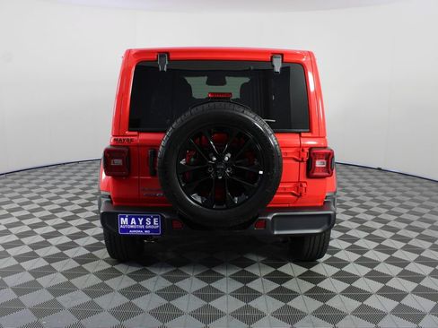 Used 2025 Jeep Wrangler Unlimited Sahara AWD/4WD image 22