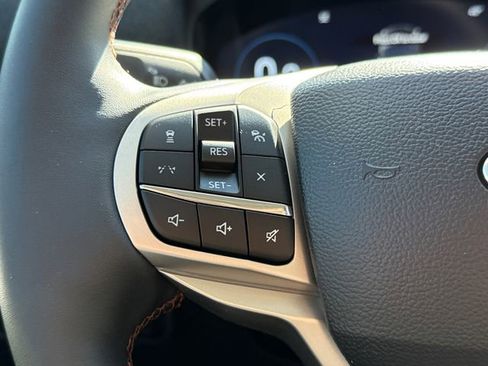 New 2026 Ford Explorer Active RWD image 29
