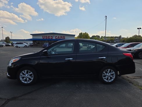 Used 2017 Nissan Versa SV w/ SV Special Edition Package FWD image 2