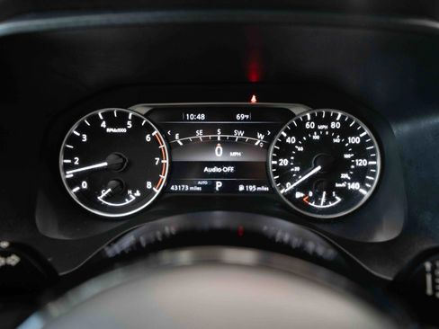 Used 2023 Nissan Rogue SL w/ SL Premium Package image 16