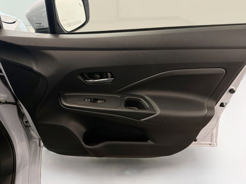 Used 2025 Nissan Versa SV w/ Trunk Package FWD image 32