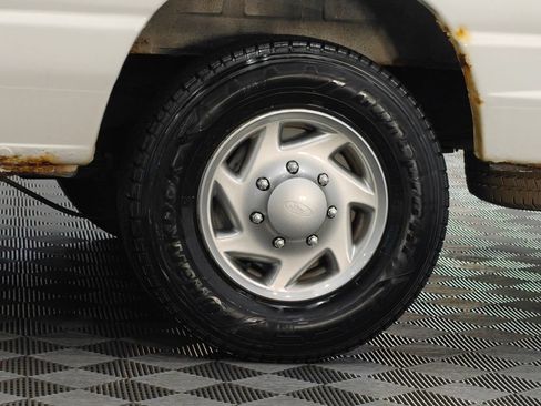 Used 2014 Ford E-250 and Econoline 250 Extended w/ Power Group RWD image 35