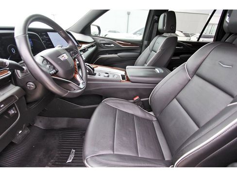 Used 2023 Cadillac Escalade Premium Luxury AWD/4WD image 6
