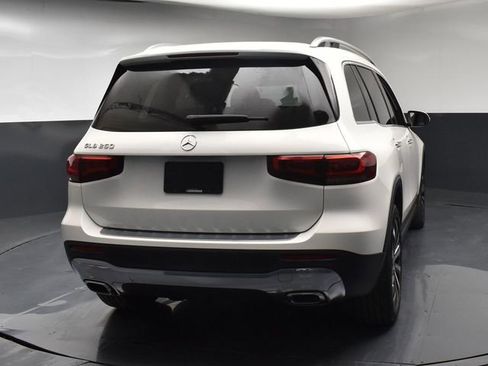 Used 2021 Mercedes-Benz GLB 250 w/ Premium Package image 8