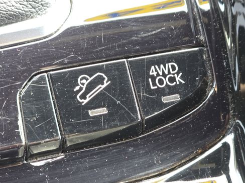 Used 2024 Jeep Compass Trailhawk image 11