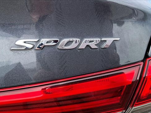 Used 2022 Honda Civic Sport image 28