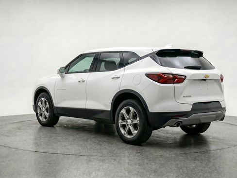 Used 2025 Chevrolet Blazer LT FWD image 6