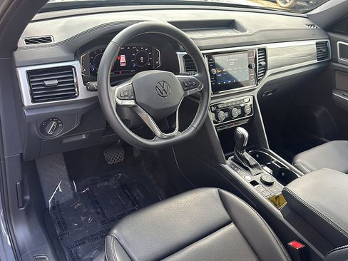 Used 2023 Volkswagen Atlas Cross Sport SE AWD/4WD image 10