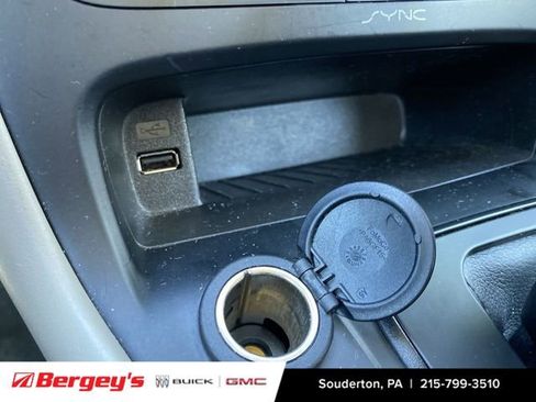 Used 2018 Ford Focus SE image 38