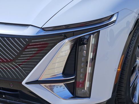 Certified 2026 Cadillac Lyriq Signature Luxury w/ Nappa Leather Package AWD/4WD image 10