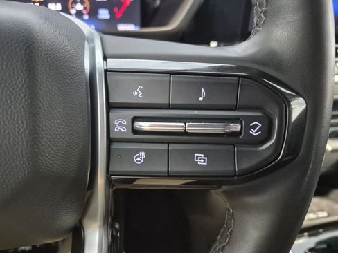 Used 2025 Chevrolet Colorado Trail Boss AWD/4WD image 26