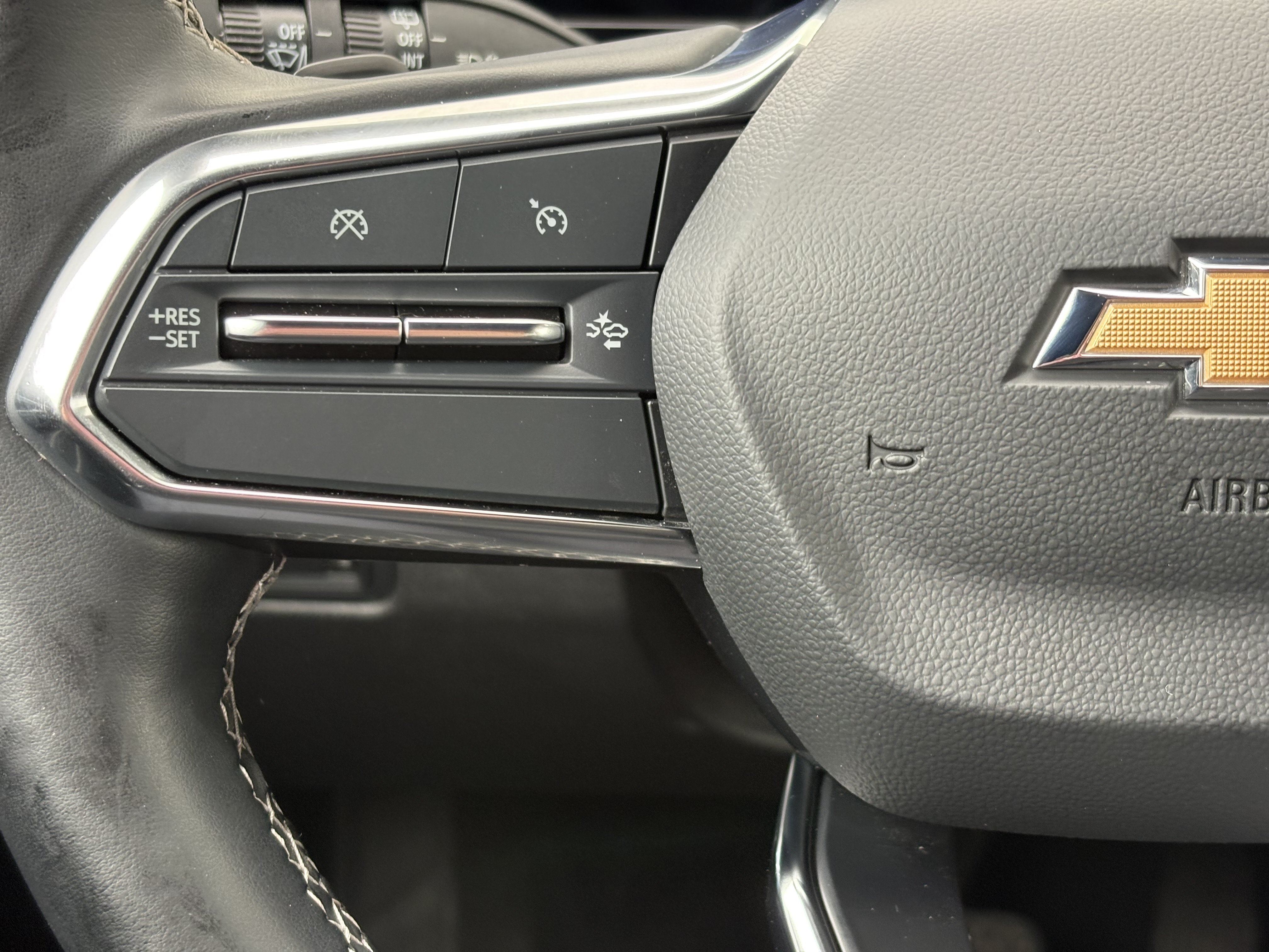 Used 2024 Chevrolet Equinox EV LT AWD/4WD image 16