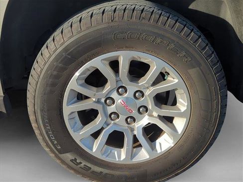 Used 2017 GMC Yukon SLT w/ Open Road Package image 6