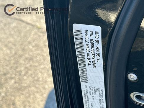 Used 2024 RAM 1500 Classic SLT image 28