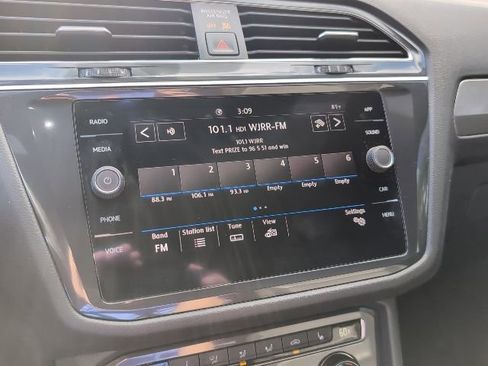 Used 2020 Volkswagen Tiguan SE R-Line image 14