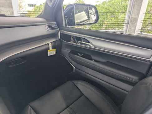 New 2026 Jeep Grand Wagoneer L Limited image 18