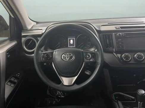 Used 2017 Toyota RAV4 LE w/ Carpet Mat Package AWD/4WD image 10