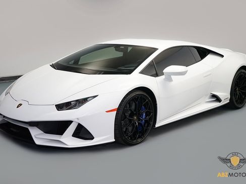 Used 2020 Lamborghini Huracan EVO image 3
